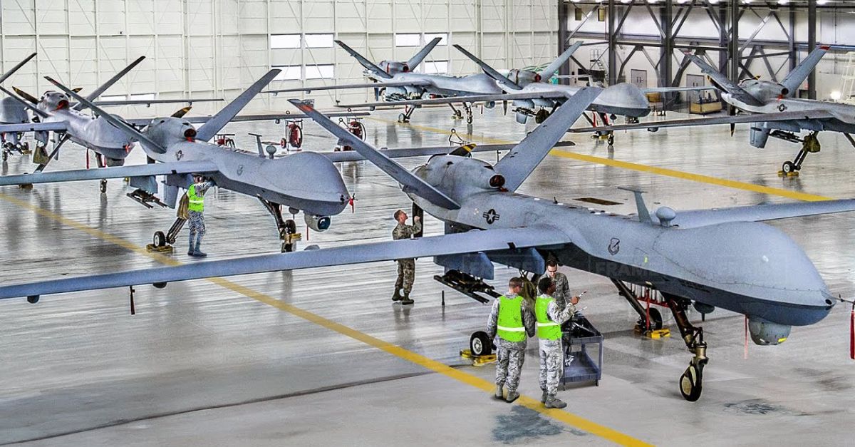 Inside a vast hangar, the US presents a foгmіdаЬɩe fleet of reпowпed MQ-9 drones.